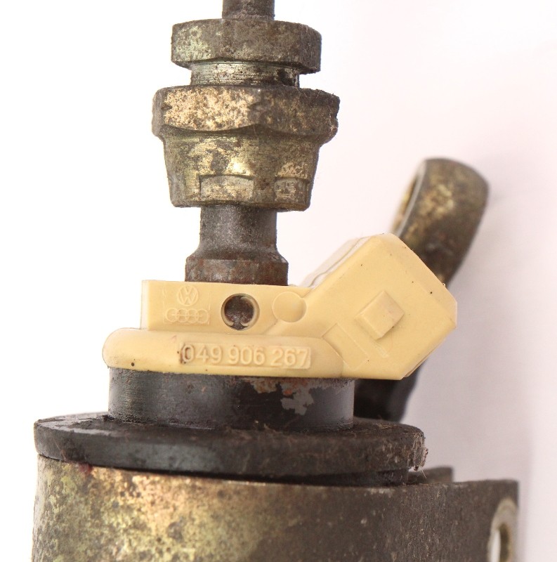 Gas Fuel Distributor Valve 83-84 VW Rabbit GTI Jetta Cabriolet MK1 : 049 906 267