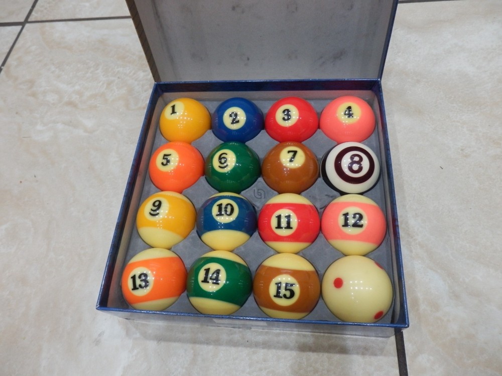 Aramith AR1141 Tournament Pool Balls Set