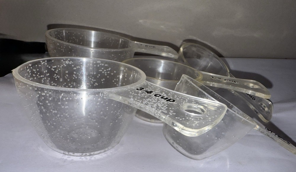 Plastic Measuring Cup Set With Bubble Deco
