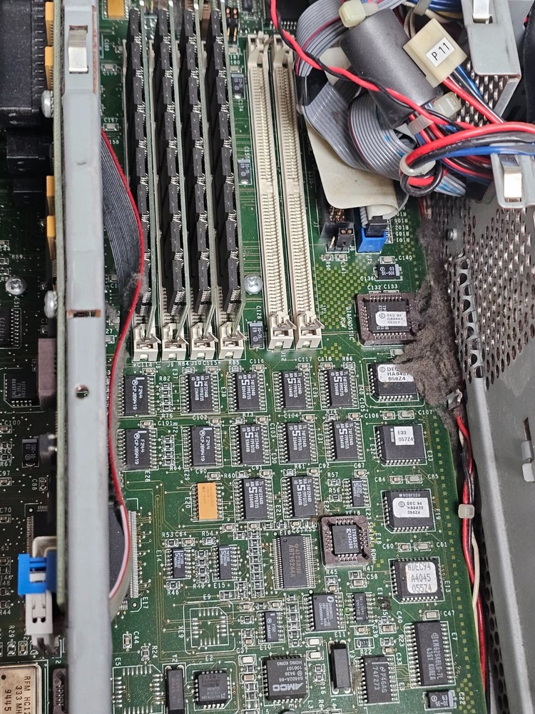 Vintage Digital DEC AlphaStation 200 4/166 Computer Workstation Alpha Tech Spec