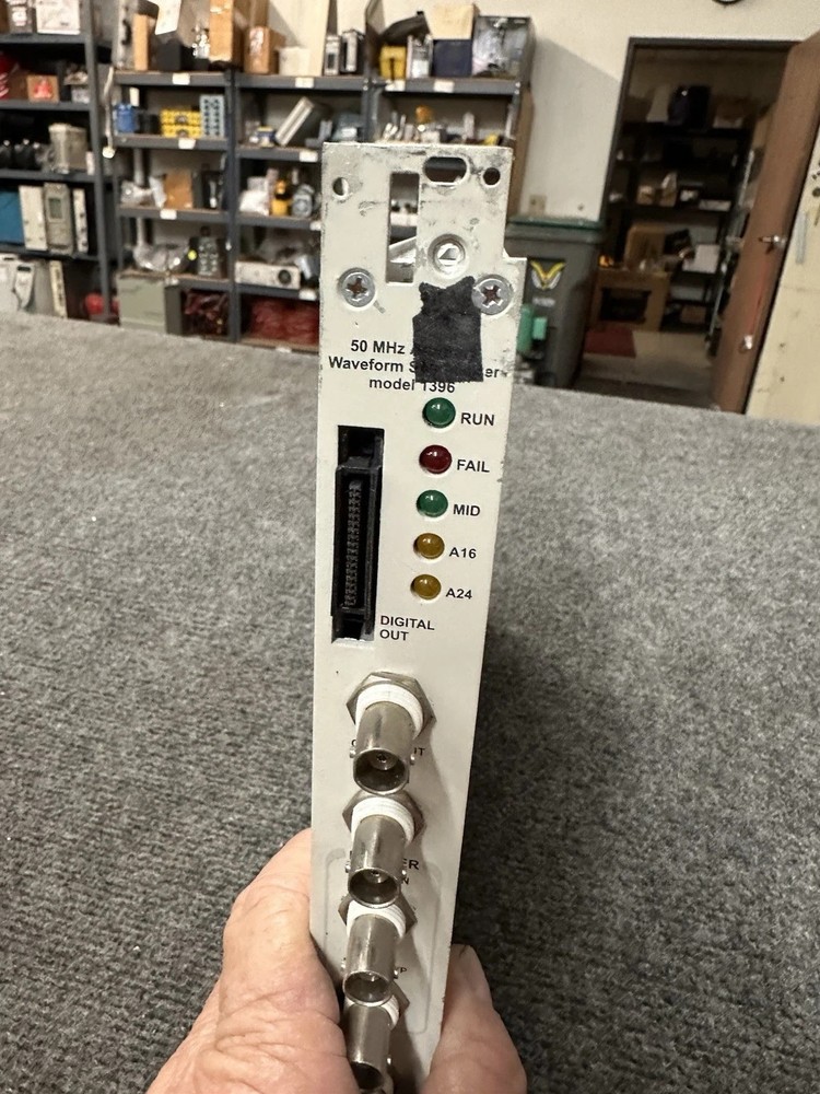 Fluke / Wavetek 1396 50MHz Arbitrary Waveform Synthesizer VXI Module 512k