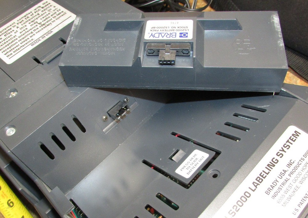 LOT Brady LS2000 Labeling System ID PRO Plus Wire Marker Printer Portable,Labels