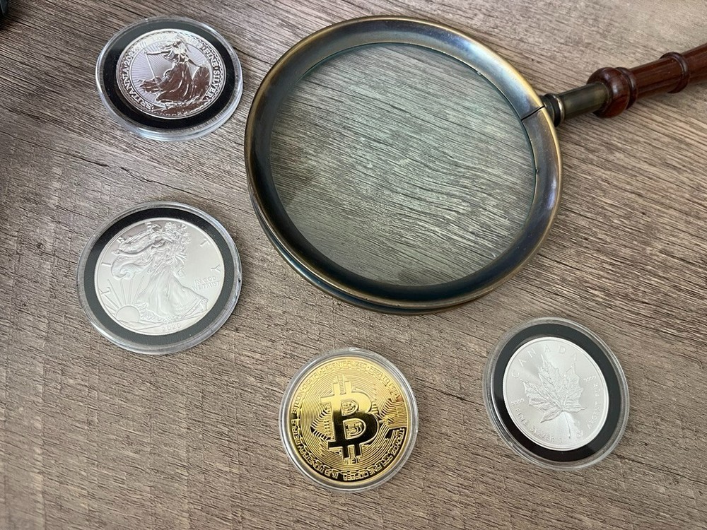 Physical Bitcoin with Gold Luster In Protective Case