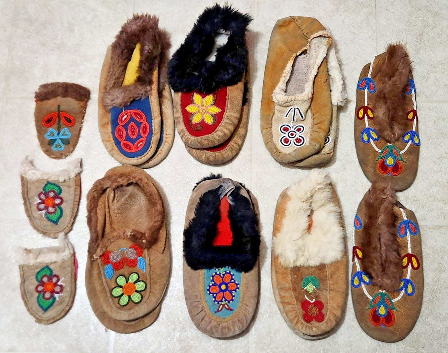 LOT OF 7  PAIRS BEAUTIFUL VINTAGE NATIVE AMERICAN BEADED MOCCASINS