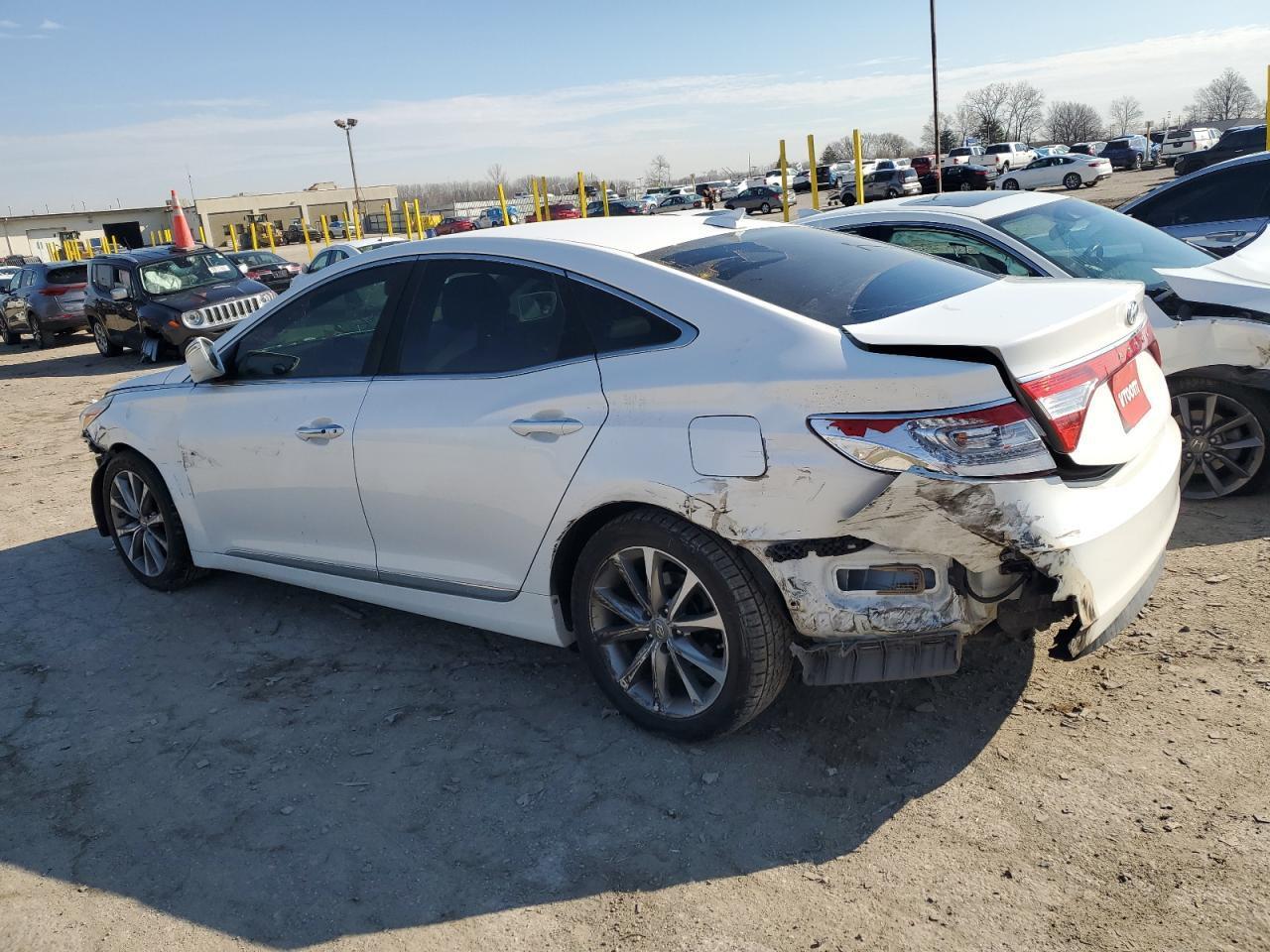 2016 Hyundai Azera Used White Deck Lid with Rear View Camera - OEM