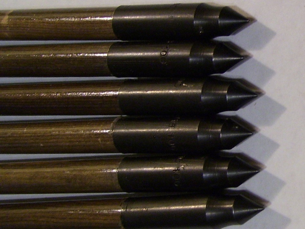 6 MATCHED WOOD ARROWS 31"