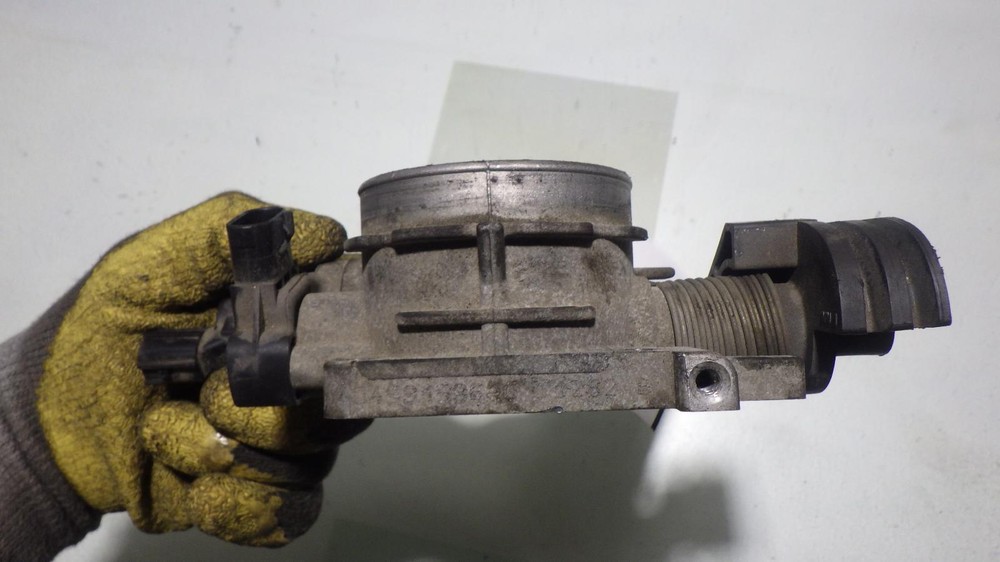 02 DODGE INTREPID Throttle Body
