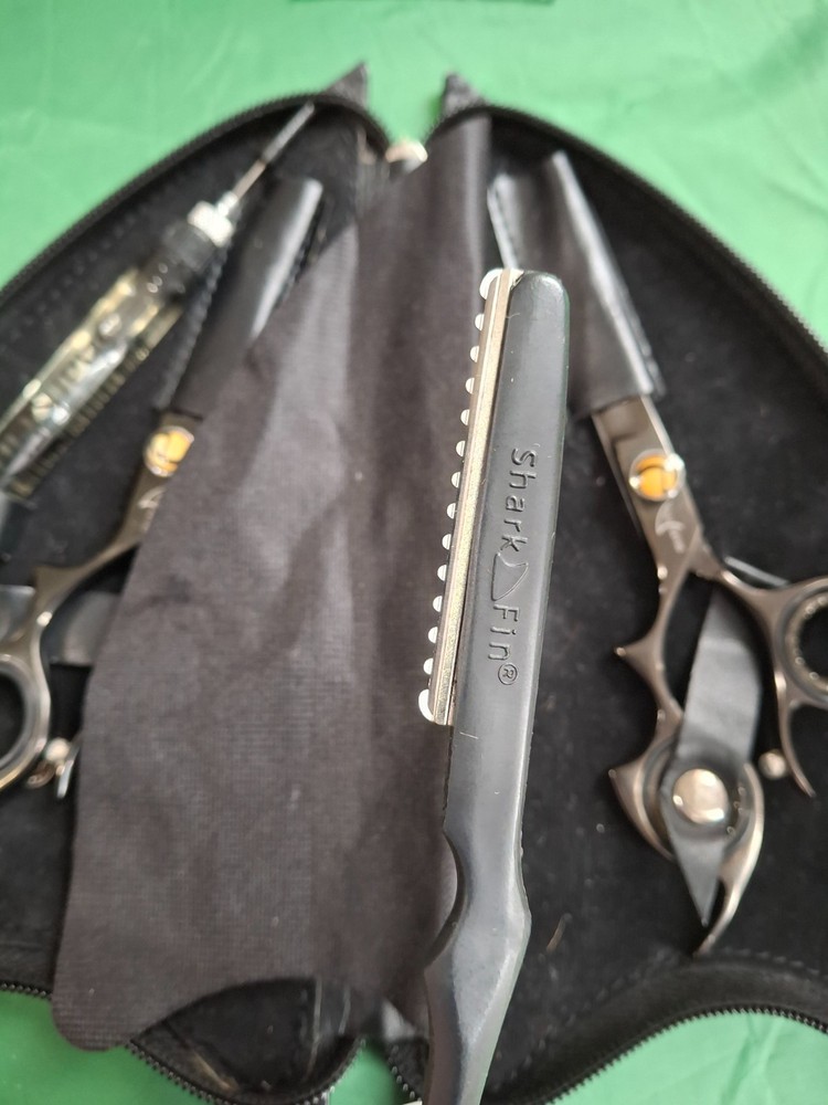 Sharkfin 440-A Scissors & Thinning Scissors Kit Includes DVD.