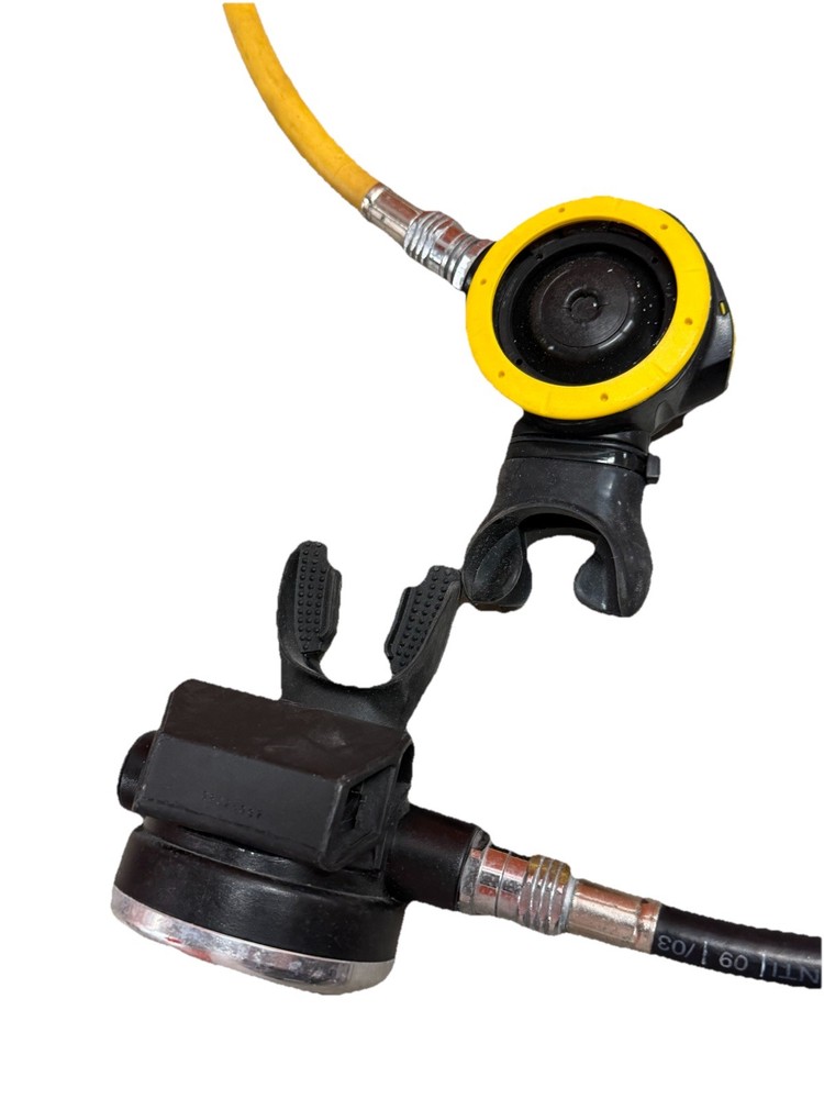 Oceanic Scuba Diving Regulator Set with Gauge