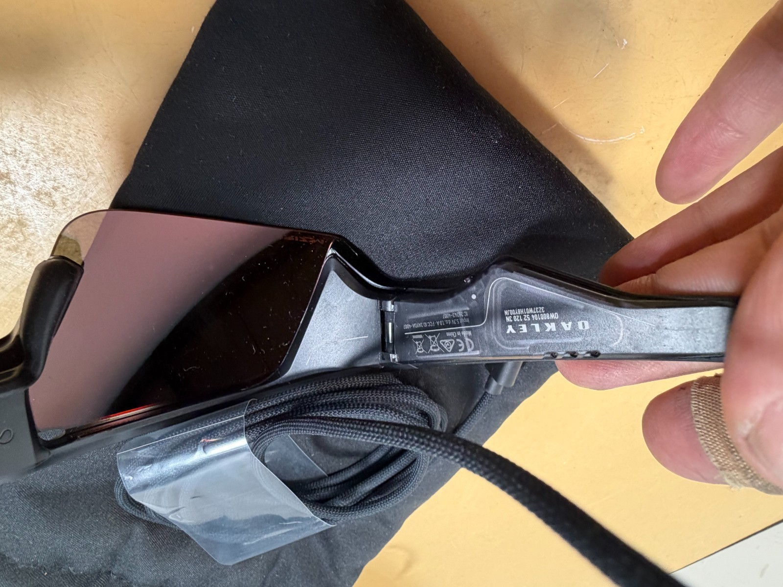 Oakley Meta Vanguard Black Prizm 24K 0W8001E (DEMO MODEL, SEE PHOTOS)