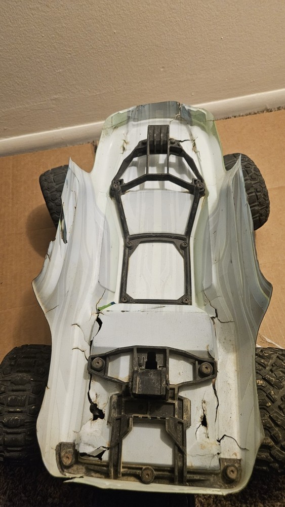 Traxxas Maxx Roller/slider