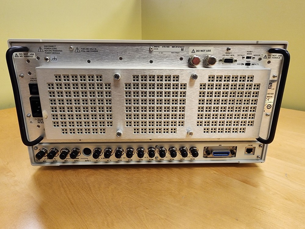 Agilent Technologies E6621A PXT Wireless Communications Test Set