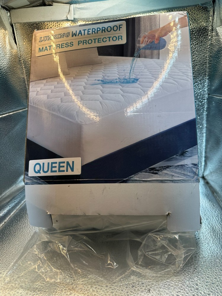 Lunsing Queen Mattress Protector, White