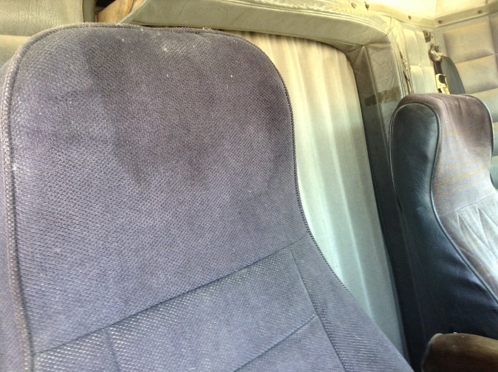 Peterbilt 377 GREY SLEEPER OPENING Interior Curtain - Used