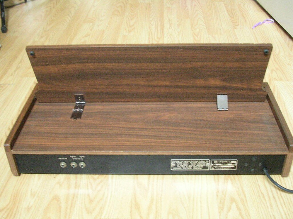 Roland Rhythm 77 TR-77 Drum Machine