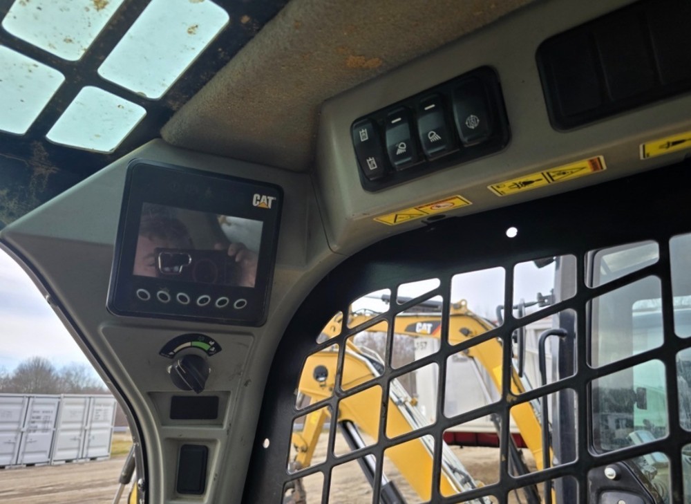 2022 Caterpillar 259D3 Skid Steer Loader Open Cab