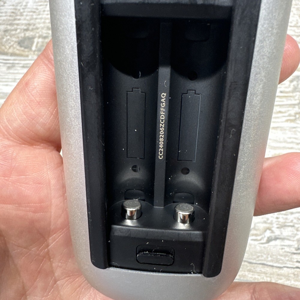 Apple Magic Mouse Bluetooth Wireless Model A1296 Needs 2 AA Batts - Not Included