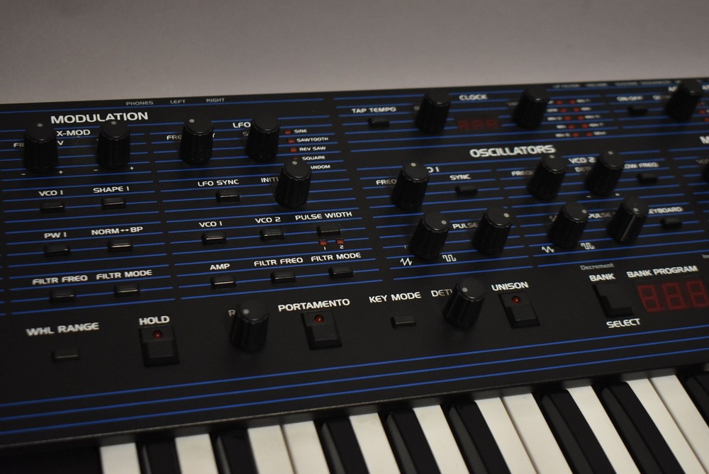Dave Smith Instruments OB-6 6-Voice Polyphonic Analog Synthesizer