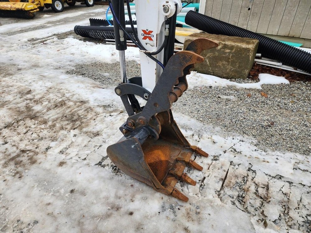 21 Bobcat E35I Mini Excavator, Long Arm, 1,059 hours, Hydraulic Thumb, Cold AC