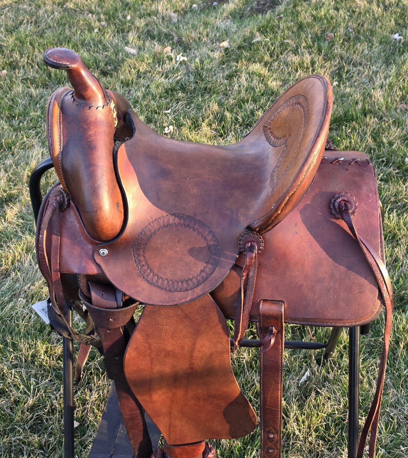 Vintage Roping/Ranch Saddle 14" Seat