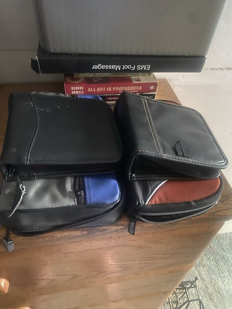 4 case logic dvd cd binders