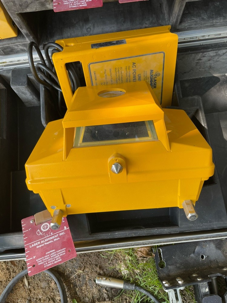 Laser Alignment Laser Beacon #6025 W/ Universal A.C Converter Construction Tool