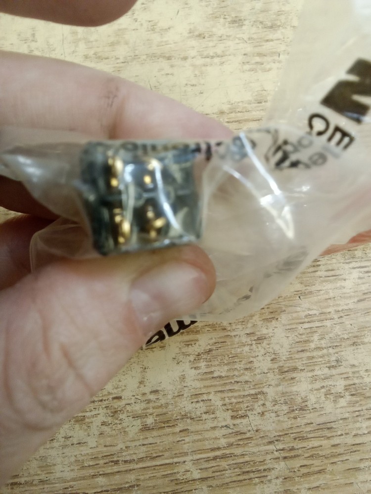 Eaton Cutler-Hammer 8867K7 MS24656-221 Toggle Switch