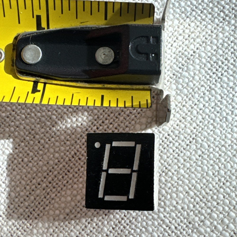 7 Segment Display - 10 Pin - Black Surface - 10 Pins