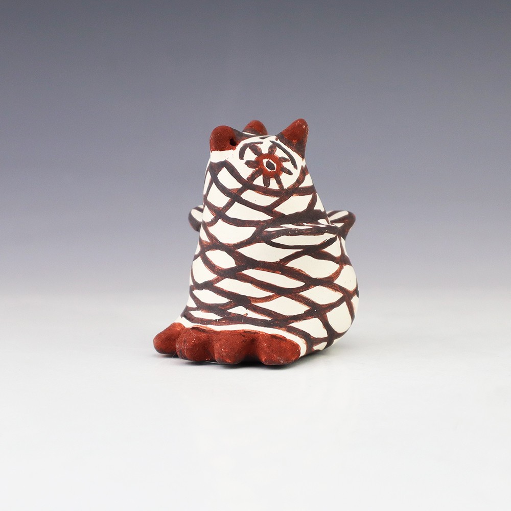 NATIVE AMERICAN ZUNI POTTERY OWL BY CARLENE KALLESTEWA