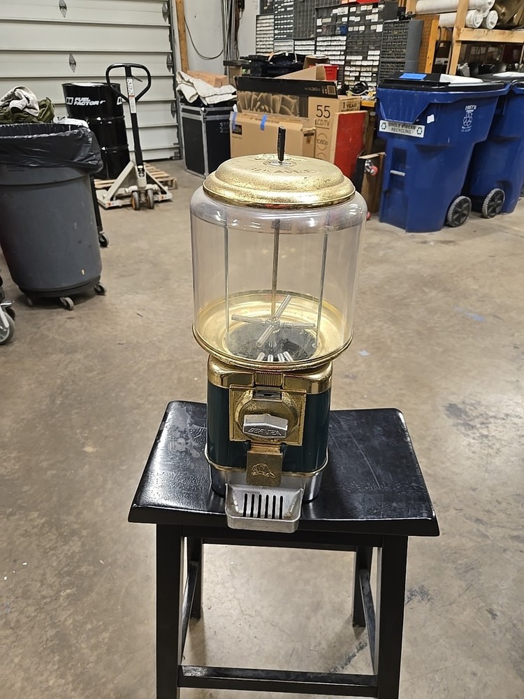 beaver gumball machine