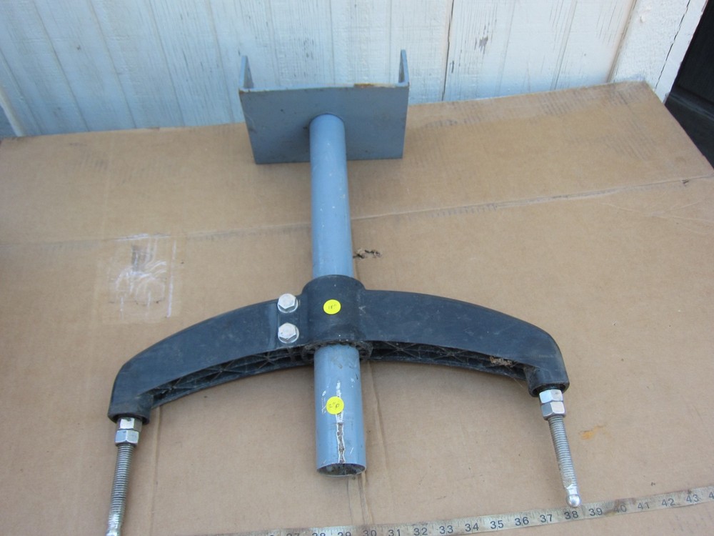 System Plast 2" Dia x18" (L) Leveling Foot, Used