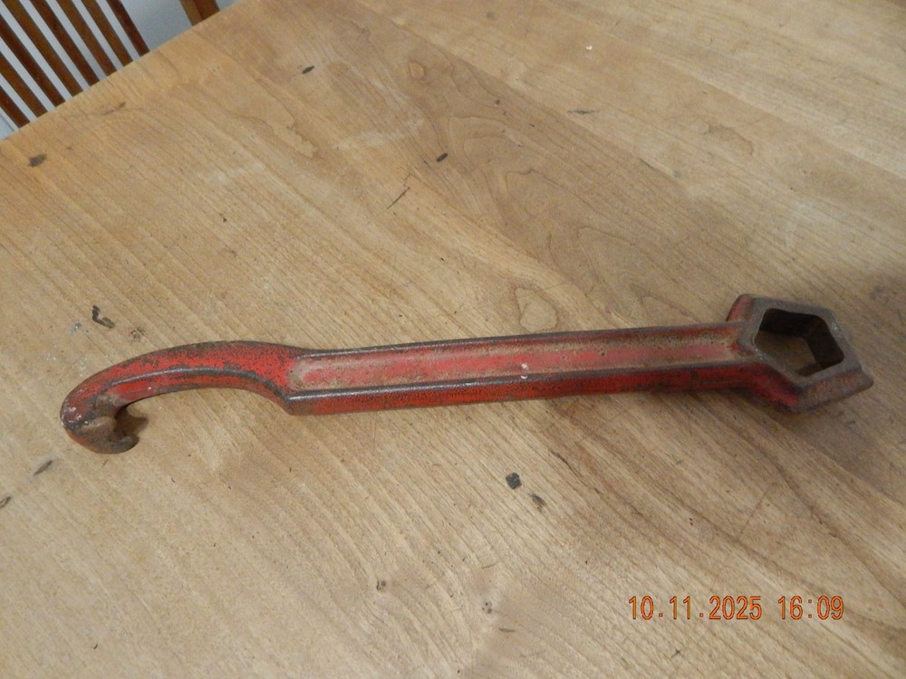 Vintage 5320 5 Fire Hydrant Spanner Wrench Nice