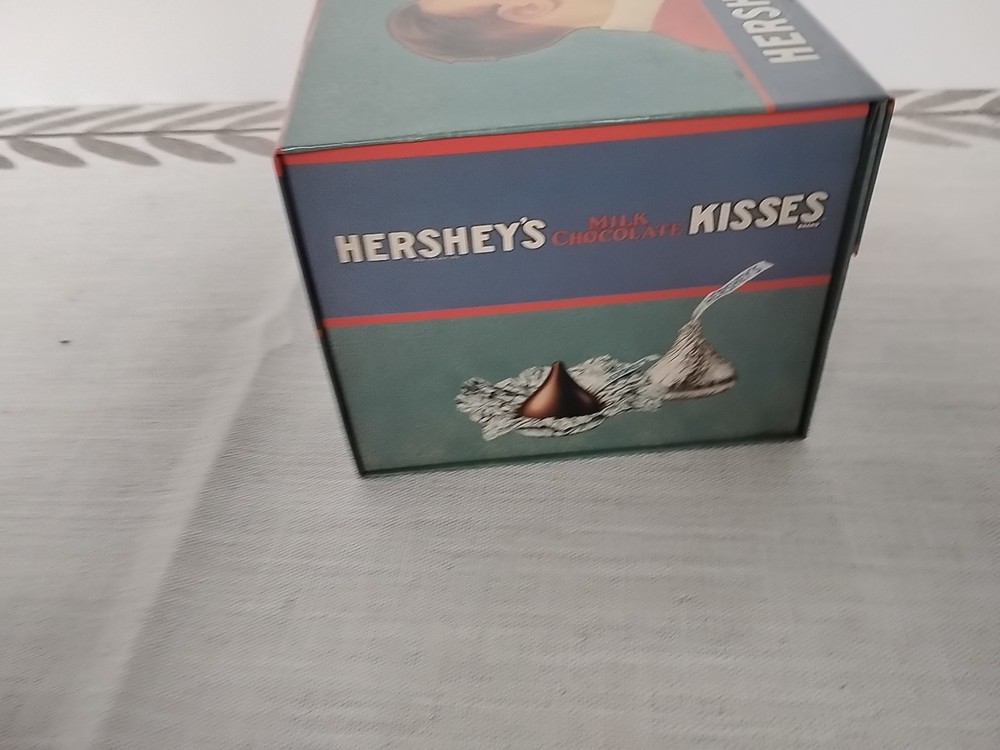 Vnt Inspired Hershey's Kisses Box Excellent Condition