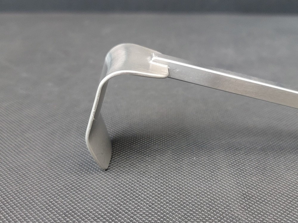 V. Mueller SU2951-80 Retractor Blade