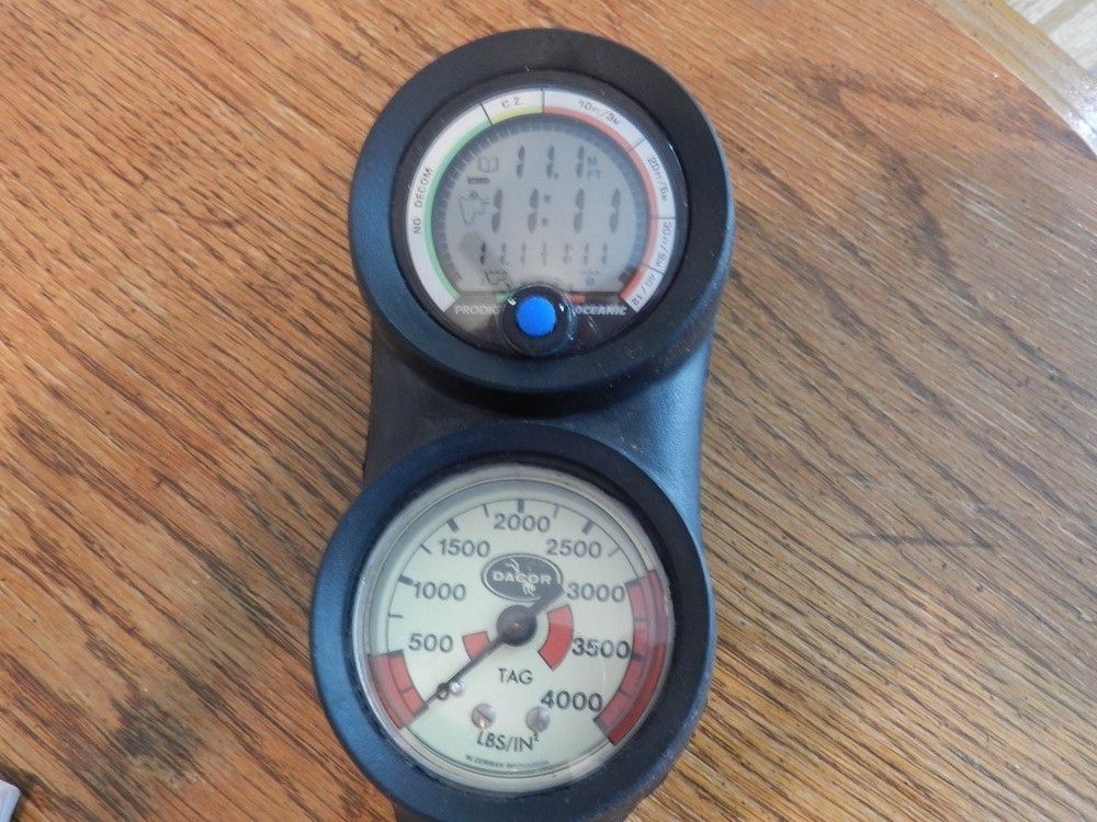 DACOR SCUBA REGULATOR SET - SERVICED