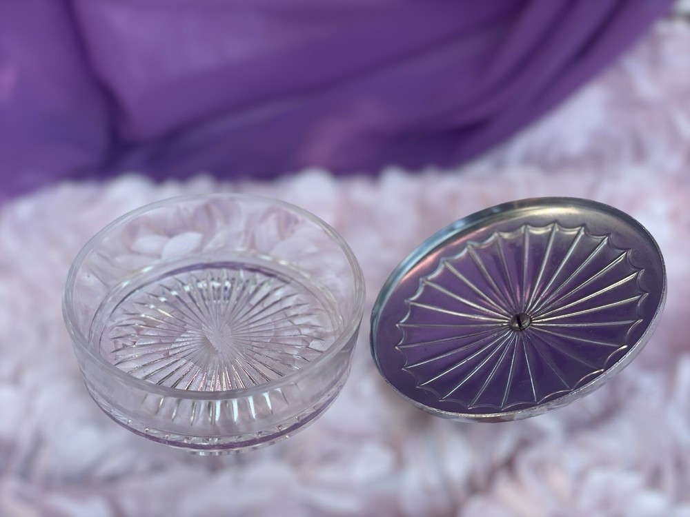 Vintage Round Silver Lidded Powder Box / Candy Dish