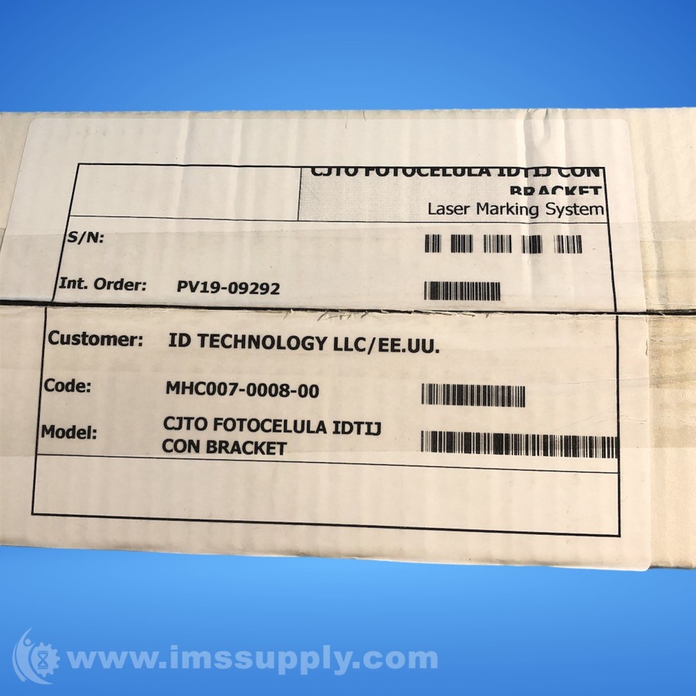 Omron E3F1-DP12 Photoelectric Sensor, M18 Threaded Barrel 0259