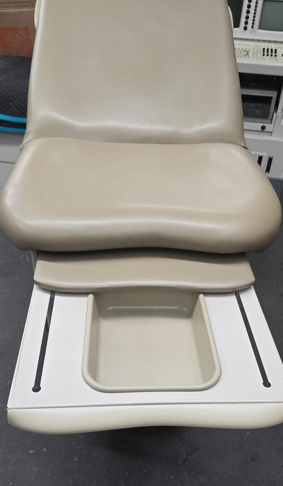 Midmark 604 Exam Table Very Good Condition