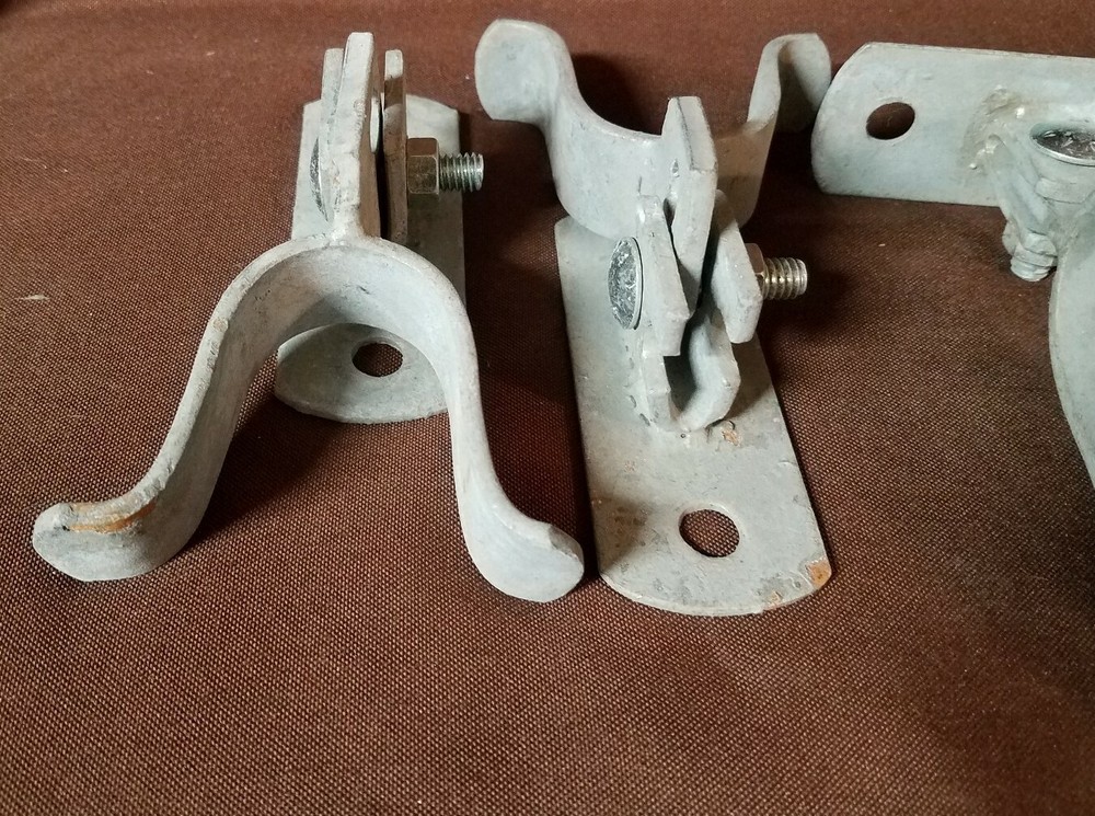 Wall Mount Gate Latch for 1-3/8 Chain Link Fence pipe, Lockable, Galvanized