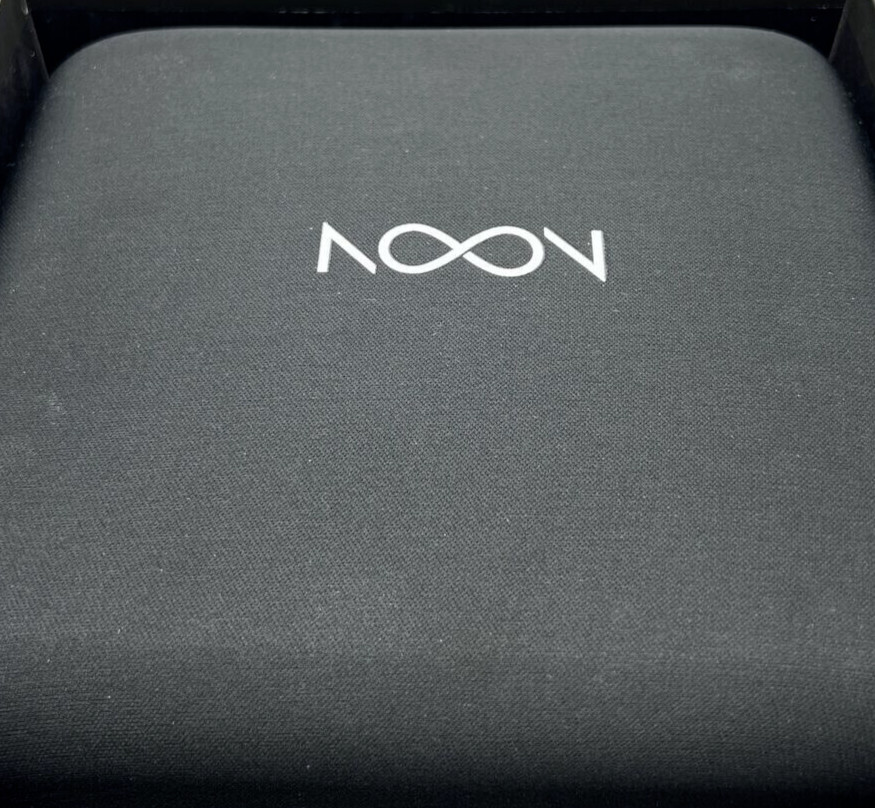 Noon Pro VR Headset - VR Glasses Goggles for Smartphone - Includes Case