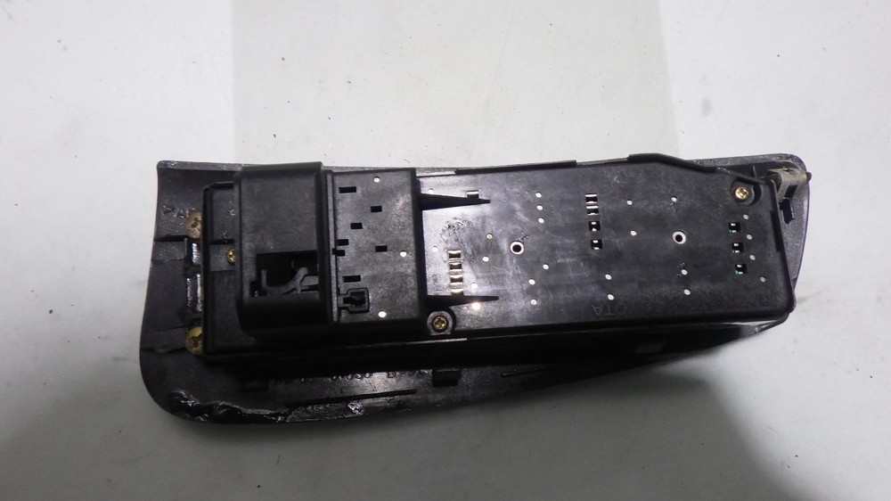 03 PONTIAC VIBE Front Door Switch