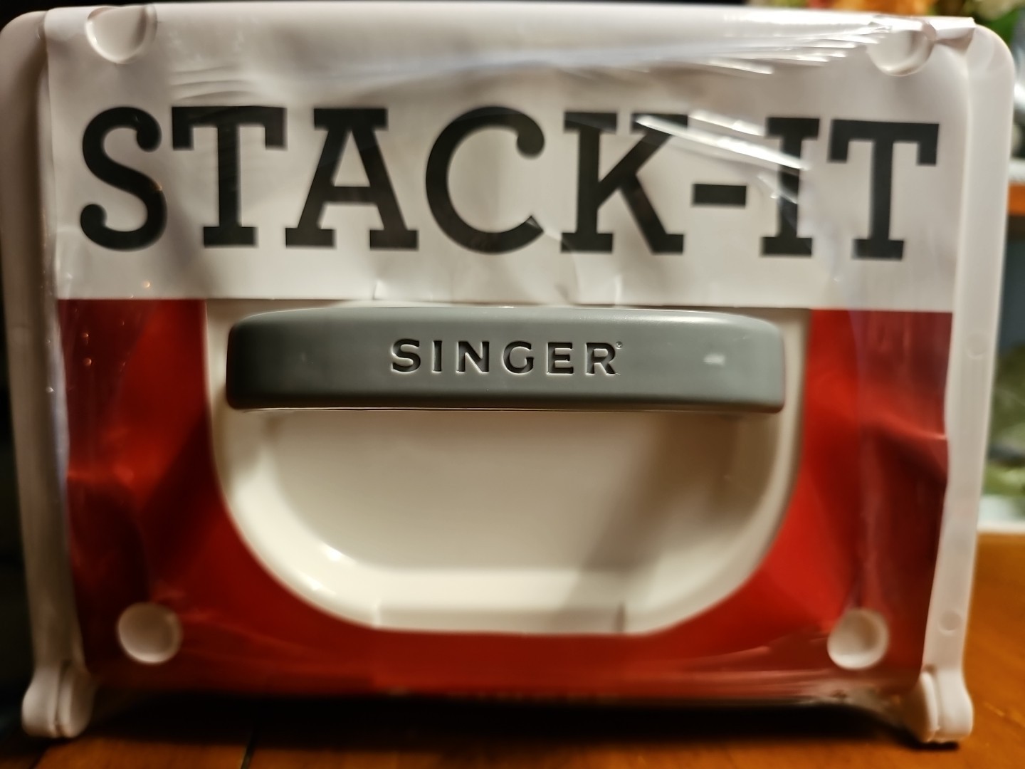 NEW SINGER Sew-It-Goes STACKABLE STORAGE CASE CLEAR WHITE SEWING QUILT FREE SHIP