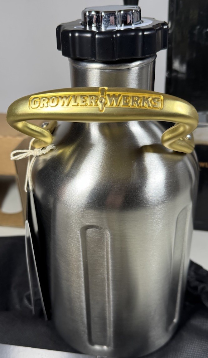GrowlerWerks uKeg 64 oz Pressurized Stainless Steel Beer Growler New-open Box