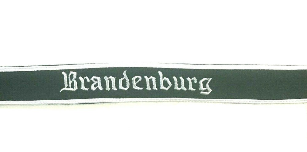 BRANDENBURG CUFF TITLE ON GREEN WOOL FOR ARM
