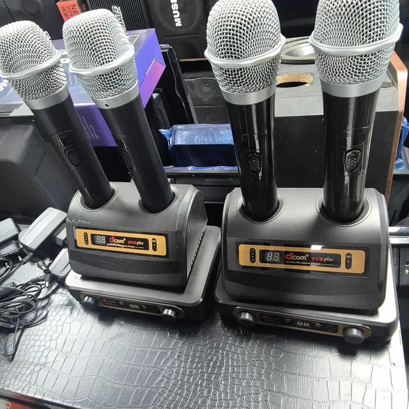 Decom Eve Plus Wireless Microphone Set for Karaoke (Battery Included)
