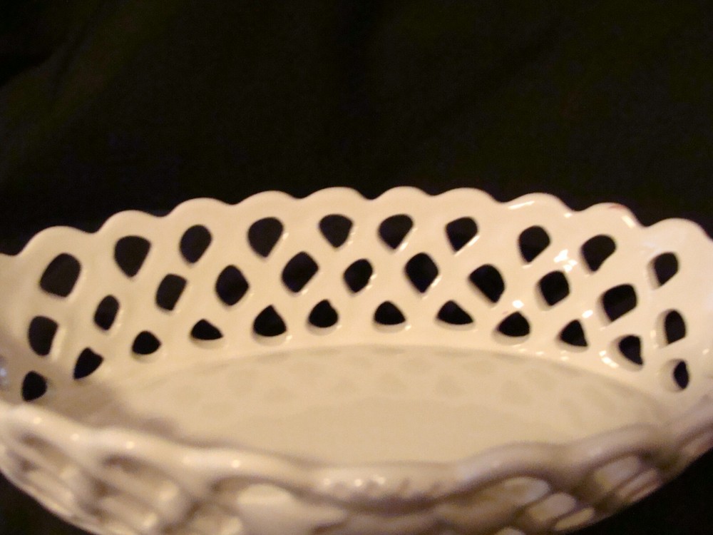 Vintage white ceramic Irish Celtic claddagh lattice dish