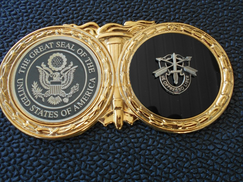 AUTHENTIC ARMY SPECIAL FORCES BELT BUCKLE RARE!