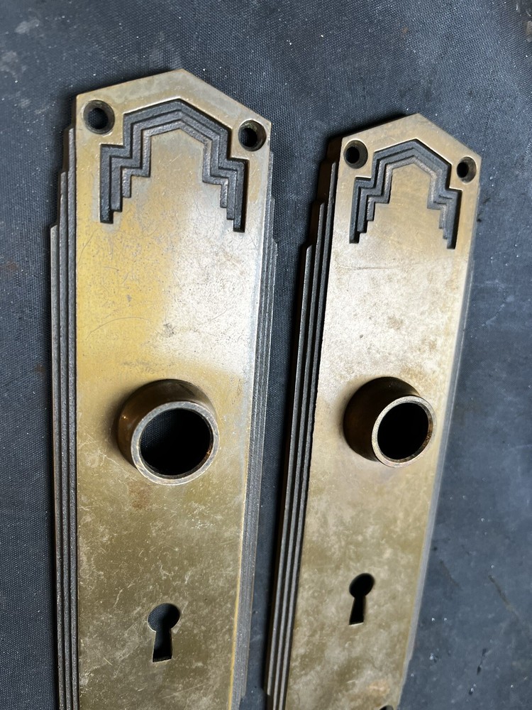 Art Deco Yale Lynate Bronze Passage Set Knobs, Plates, Mortise
