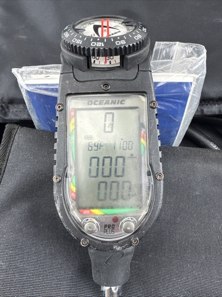 Oceanic Pro Plus 2 Computer With Regulator And Remora Knife