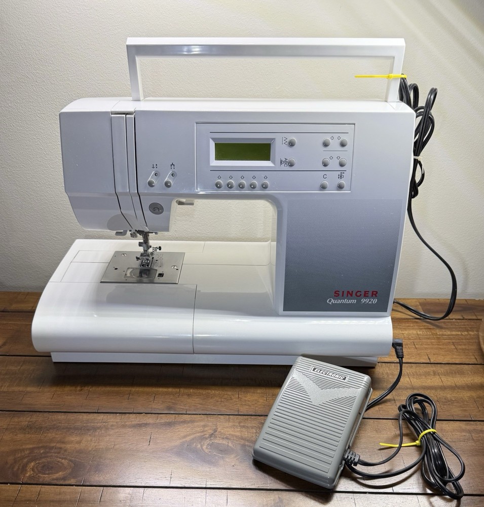 SINGER QUANTUM 9920 Sewing Machine Untested